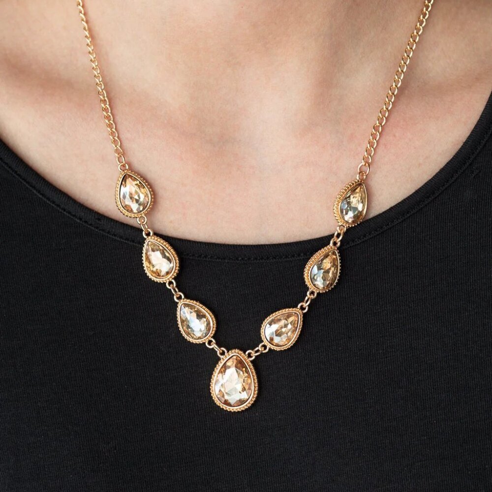 Paparazzi Jewelry Accessories - Socialite Social - Gold Necklace - Vintage